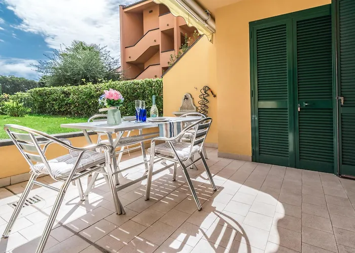 Appartement Elegante Con Piscina - Wi-fi & Box Privato