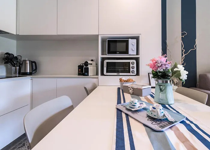 Elegante Con Piscina - Wi-fi & Box Privato *