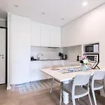 Elegante Con Piscina - Wi-fi & Box Privato Apartmán *