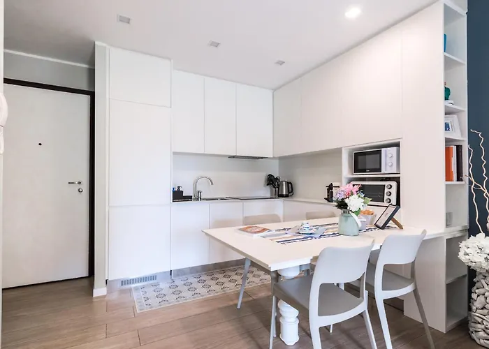 Elegante Con Piscina - Wi-fi & Box Privato 아파트 *