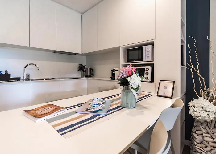 Elegante Con Piscina - Wi-fi & Box Privato *